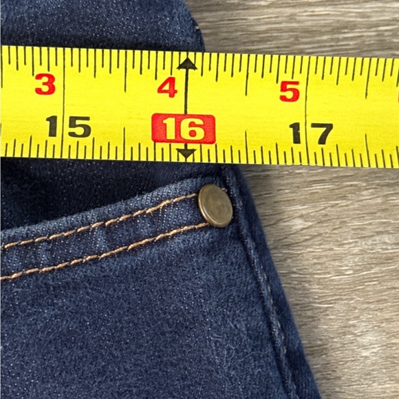 Patagonia Women’s Boyfriend Dark Blue Denim Jeans, Size 28. - Picture 6 of 11